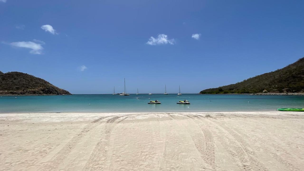 Island Escape, Marina Paradise & Beach Adventures Куль-де-Сак Экстерьер фото